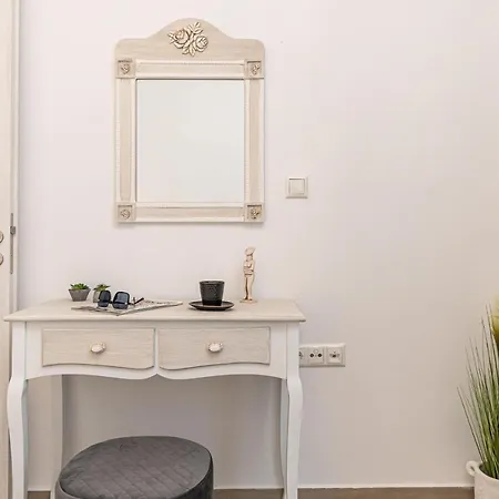 펜션 Elma Kastraki With Pool Kastrákion